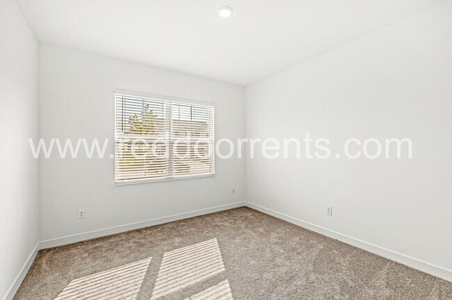 Building Photo - 2224 Boxwood Dr