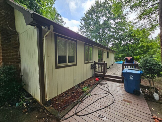 Building Photo - Large Private Lot with 3BR home in Concord!
