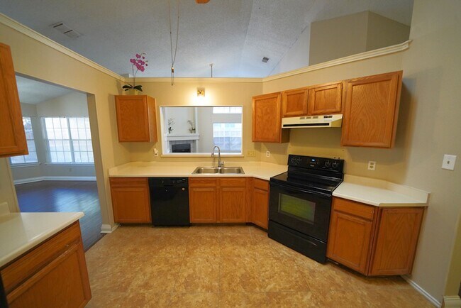 Building Photo - Great Home Near Randolph AFB - Realtor Com...
