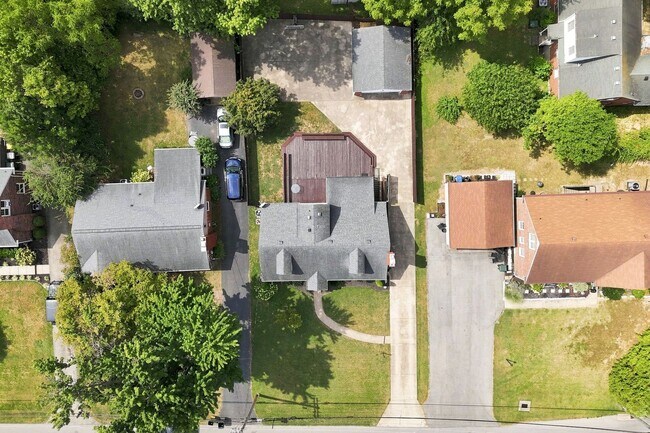 Building Photo - 912 Beechwood Rd