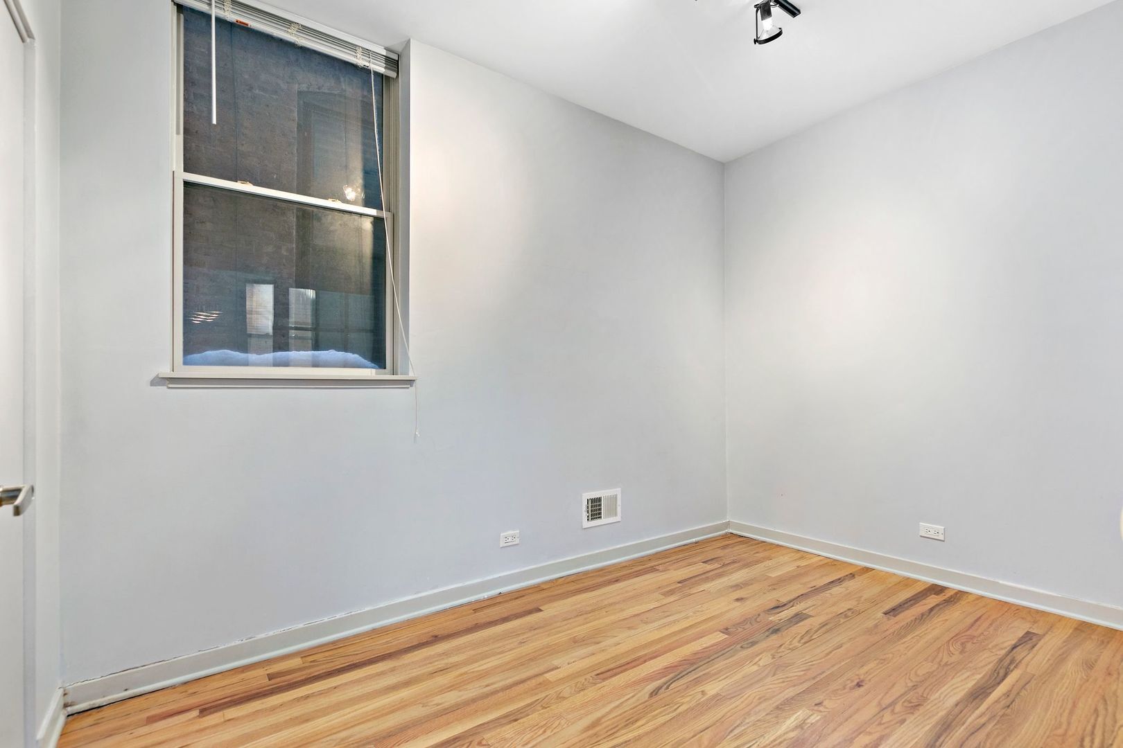 Building Photo - 2151 W Race Ave