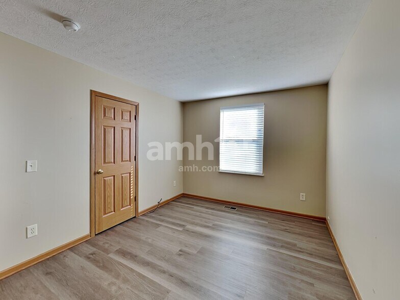 Building Photo - 1162 McNeil Dr