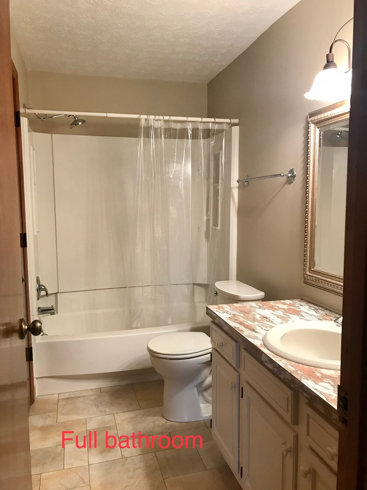 Full Bath w/ Jack & Jill entry - 917 Lattavo St NE