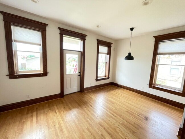 Building Photo - 5168 Enright Ave