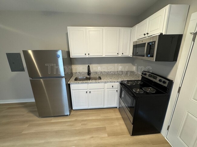 Building Photo - 815 Belleview Ave