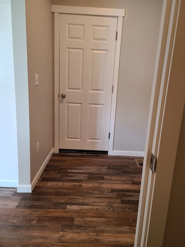 Building Photo - Yelm Creek Estates, 4 Bedroom, 2.75 Bathroom with Den