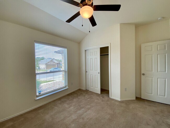 Building Photo - 466 Eagle Brook Ln