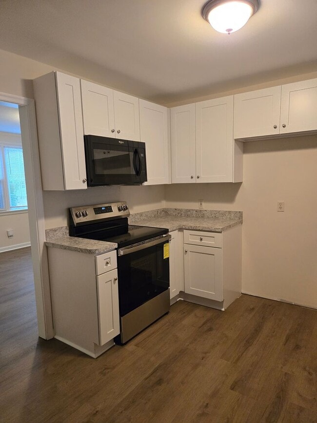 Building Photo - Lovely 3 Bedroom in Portsmouth