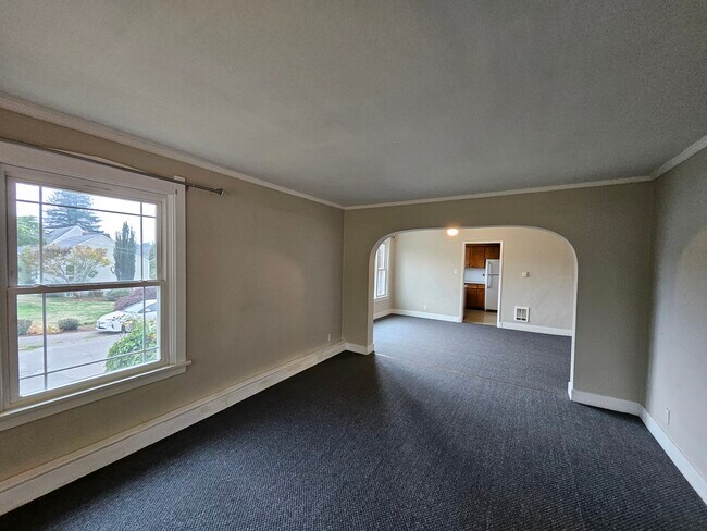 Building Photo - 1301 N Rainier Ave