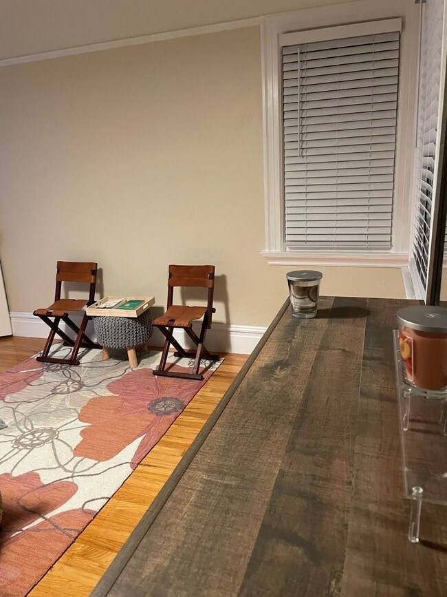 Building Photo - 1805 Pearl St