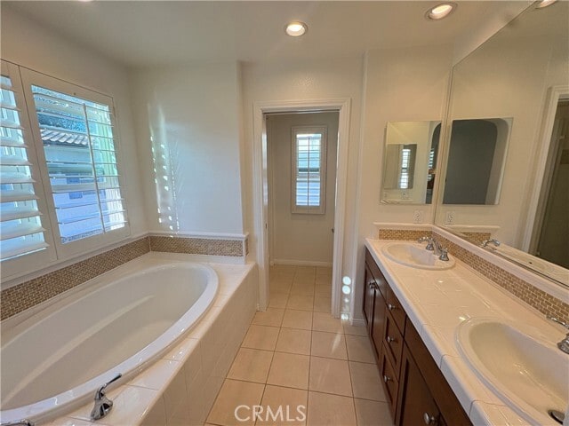 Building Photo - 865 Sunset Pl