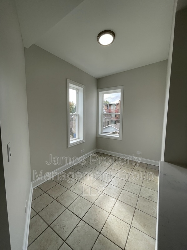 Building Photo - 3607 W Le Moyne St