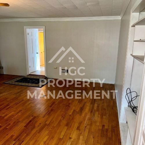 Building Photo - 209 Fairway Dr