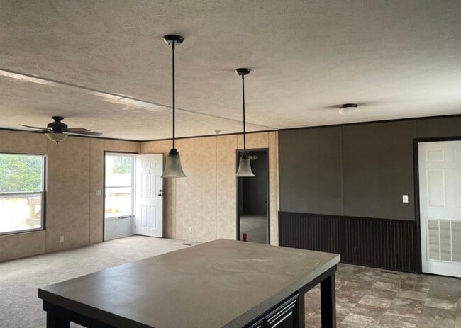 Building Photo - 2561 Meandering Way