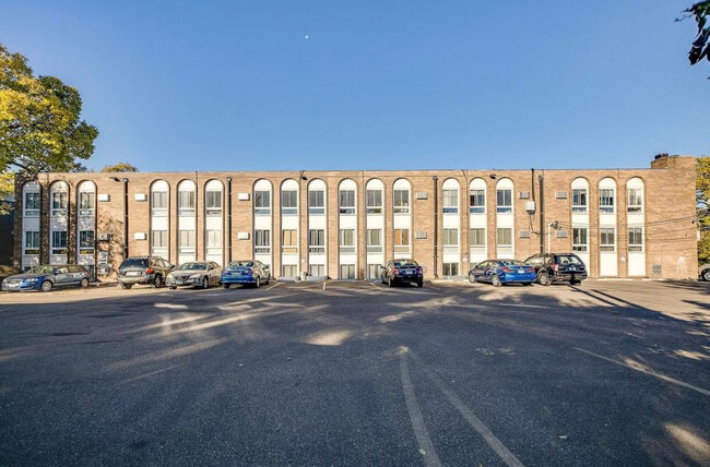 Building Photo - 2525 3rd Ave S