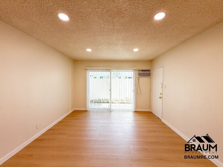 Building Photo - 5433 Sepulveda Blvd