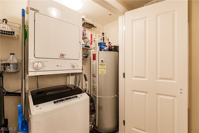 Building Photo - 2825 Palm Beach Blvd