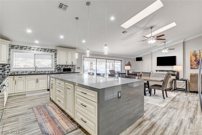 Building Photo - 5353 Dorrell Ln