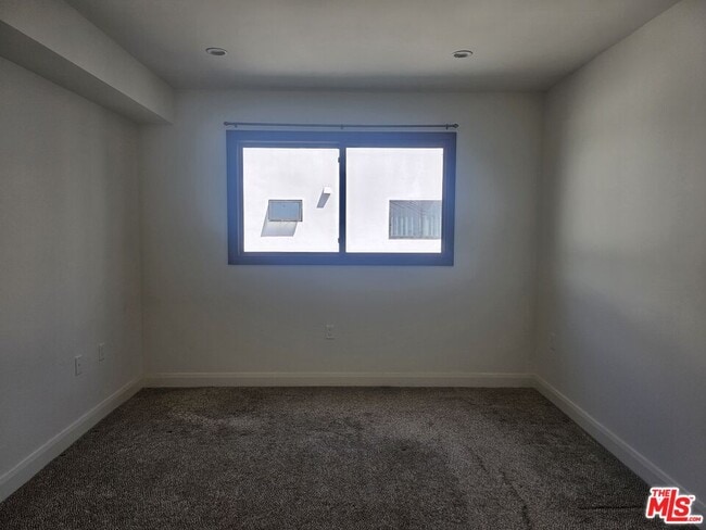 Building Photo - 853 S Lucerne Blvd