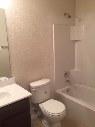 Building Photo - 1305 Swan Ridge Dr