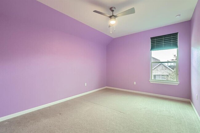 Building Photo - 10713 Lavon Bend