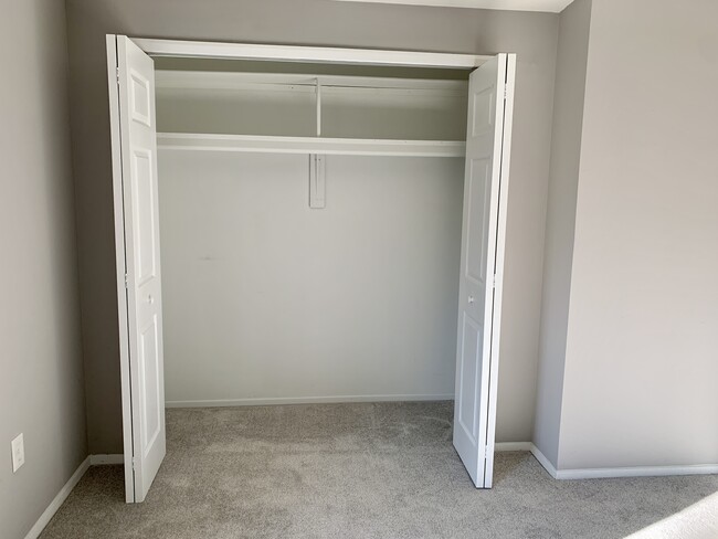 Master Bedroom Closet - 7359 Hickory Log Cir