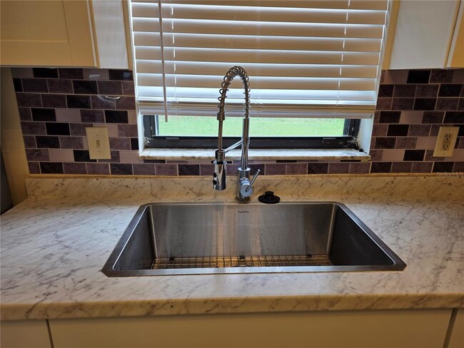 Building Photo - 415 Greenwich Ct