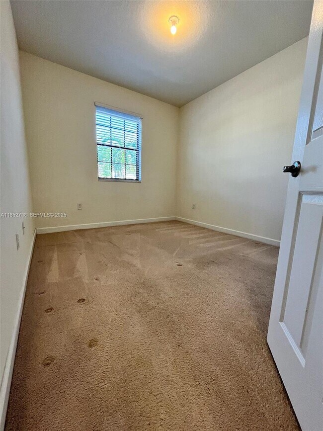 Building Photo - 159 SE 33rd Terrace