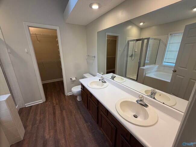 Building Photo - 3029 Battlement Rd SW