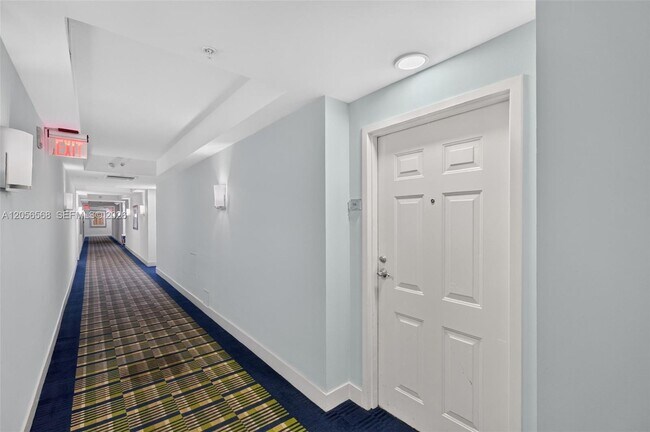 Building Photo - 2000 N Bayshore Dr