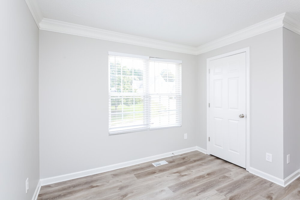 Building Photo - 215 Ashland Manor Dr