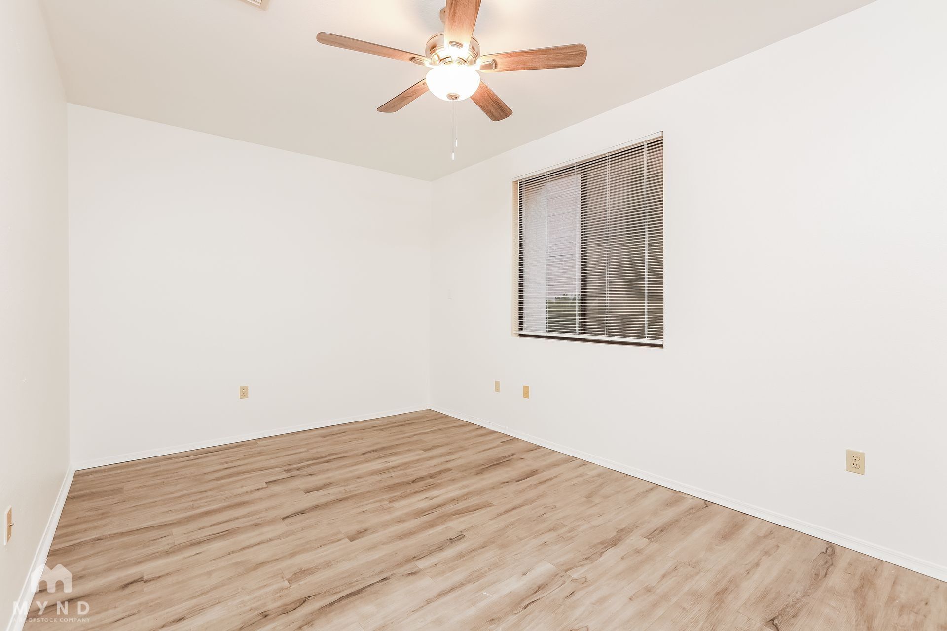 Building Photo - 1606 W Calle Del Ducado