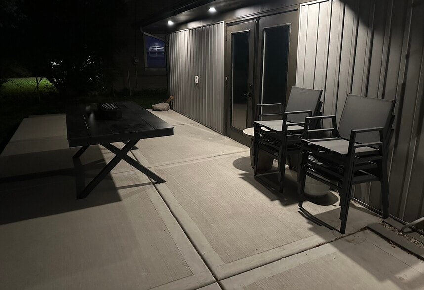 Building Photo - 5270 N 57th St