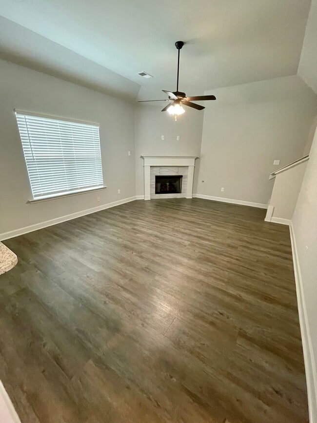 Building Photo - Central Park 933