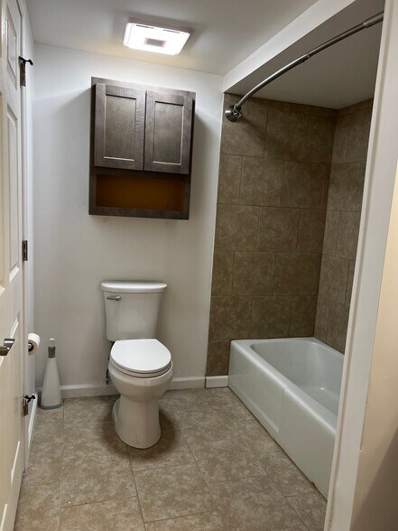 Building Photo - 4432 Mockingbird Ln