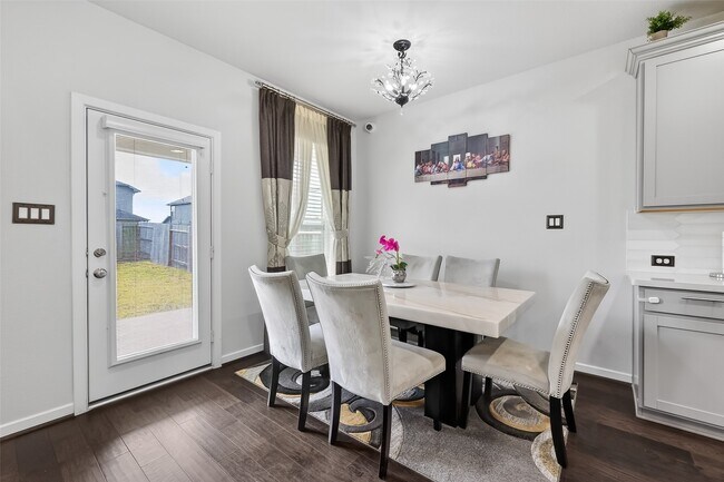 Building Photo - 18619 Greenwood Mdw Trl