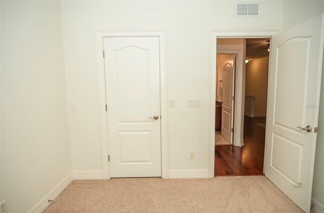 Building Photo - 603 S Gomez Ave