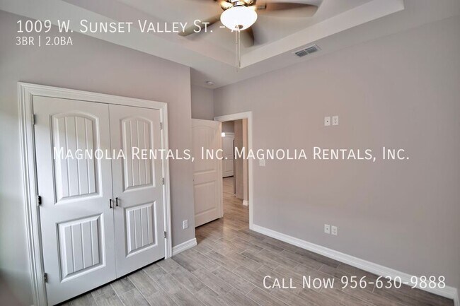 Building Photo - 1009 W Sunset Valley St