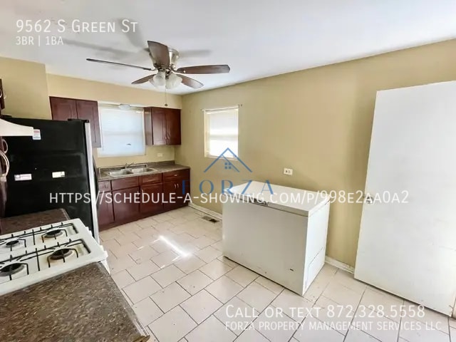 Building Photo - 9562 S Green St