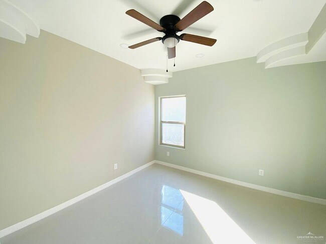 Building Photo - 209 W Rutherford Ave