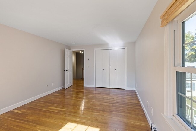 Building Photo - 159 Bedford St