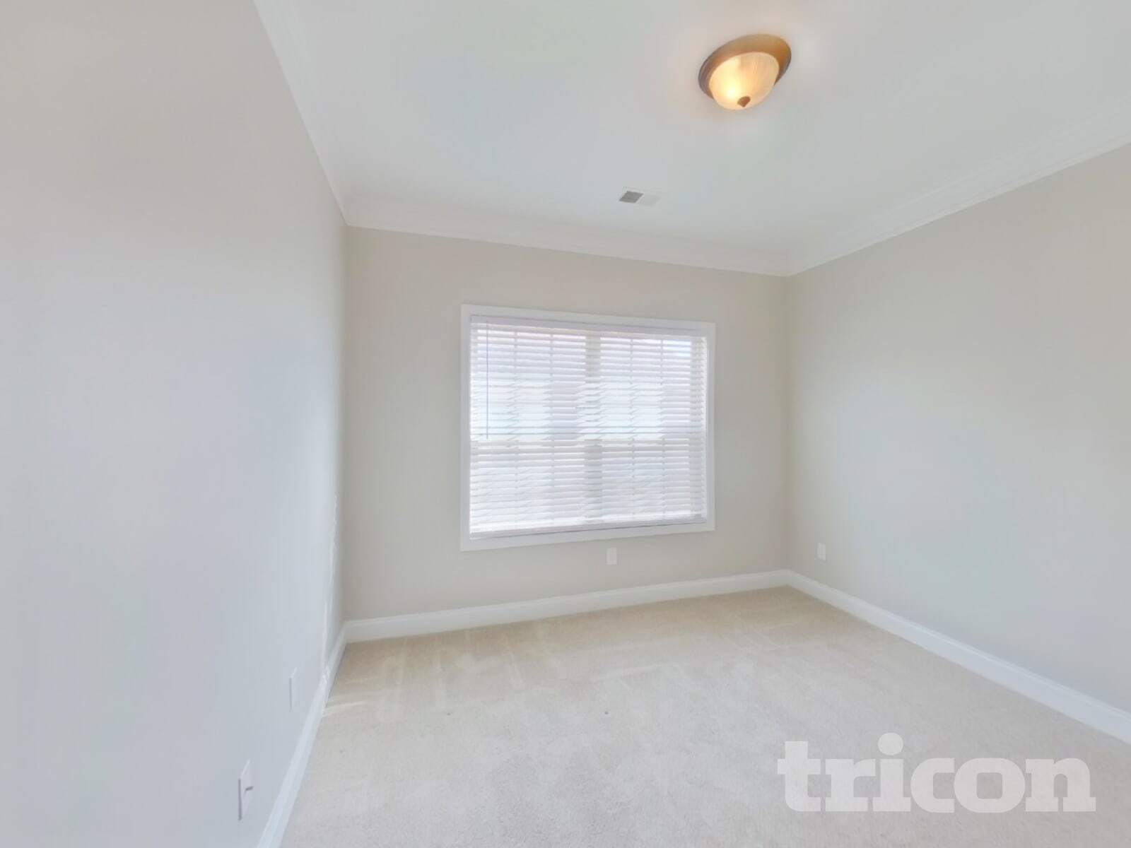 Building Photo - 910 Deepwood Ct