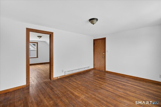 Building Photo - 253 Olivia St