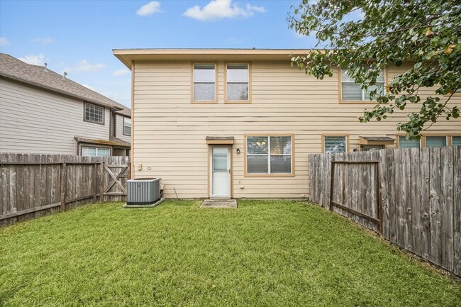 Building Photo - 3206 Pearl Bluff Ln