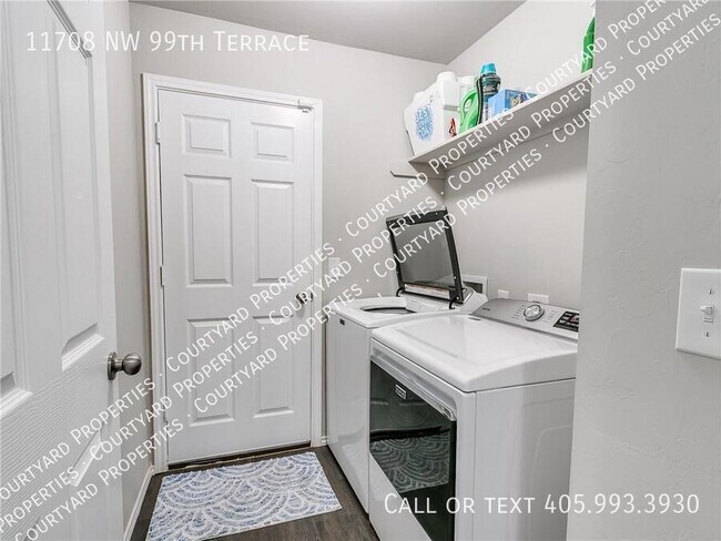 Building Photo - 11708 NW 99th Ter