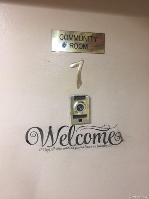 Building Photo - 89-15 Parsons Blvd