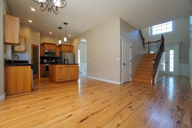 Building Photo - 2511 W Teano Dr