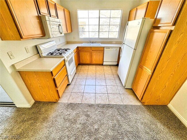 Building Photo - 830 Carnegie St