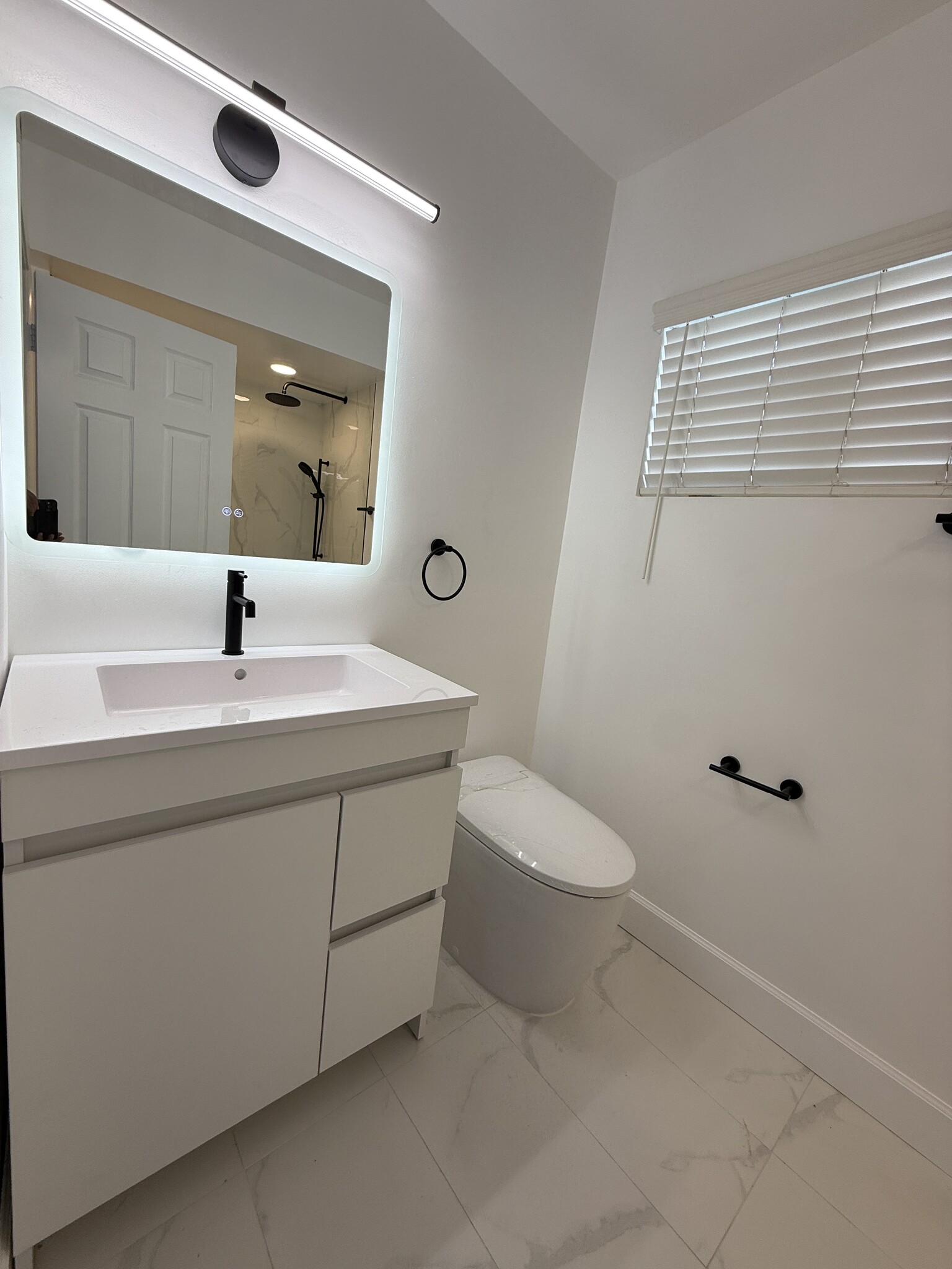 Building Photo - 20029 Ingomar St