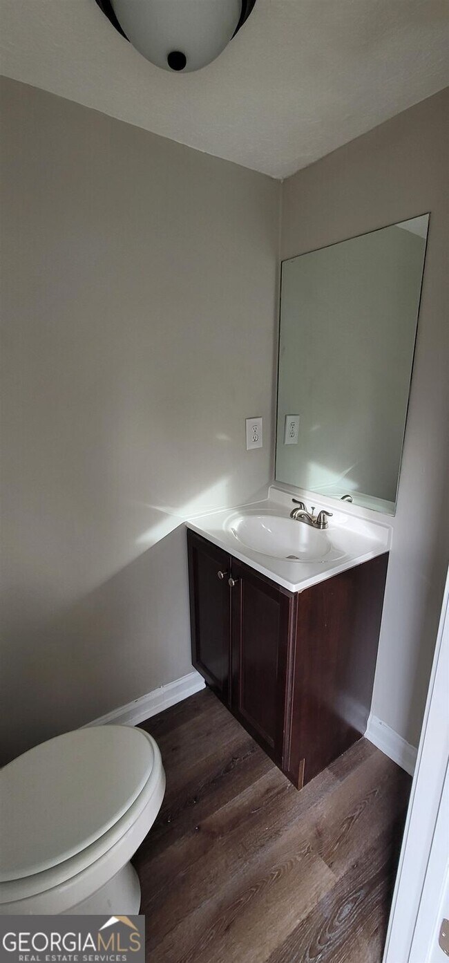 Building Photo - 2085 Lenoa Ln